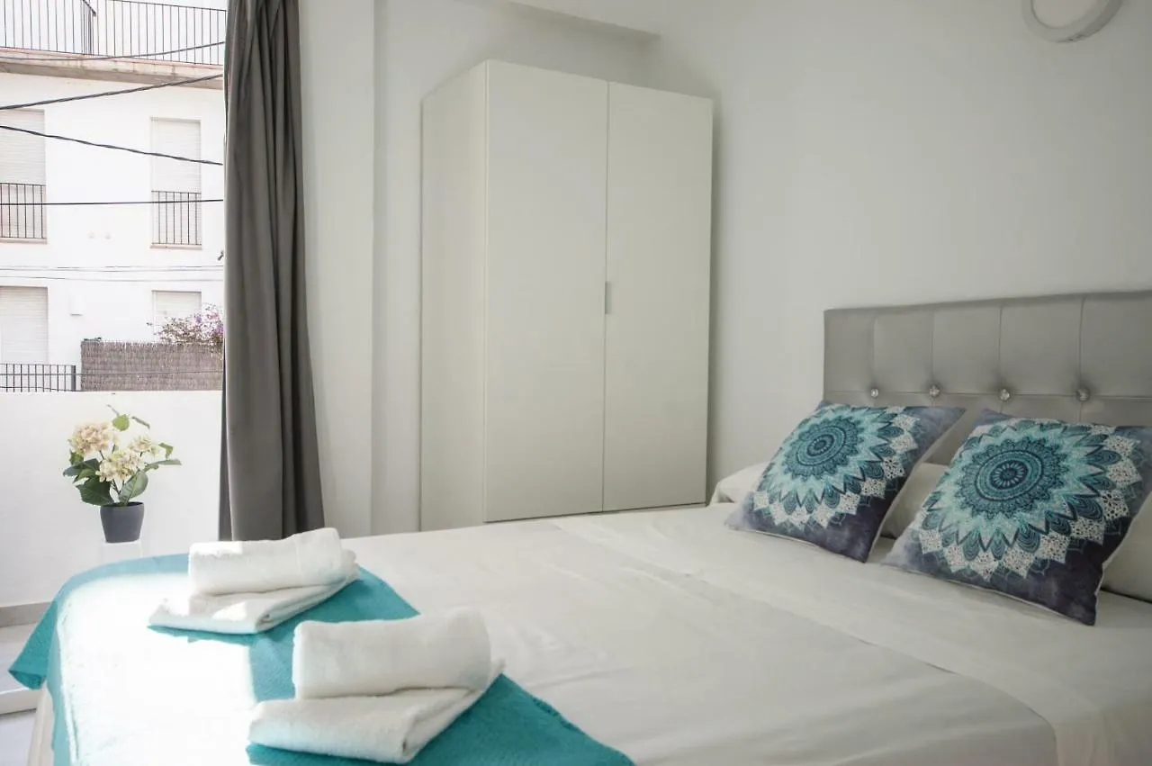 Lets Holidays Rooms Cadaques Hostel