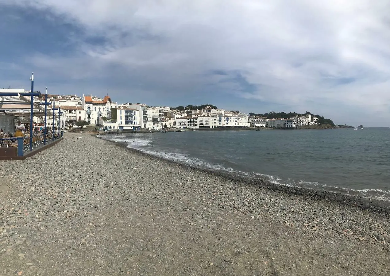 Hostel Lets Holidays Rooms Cadaques