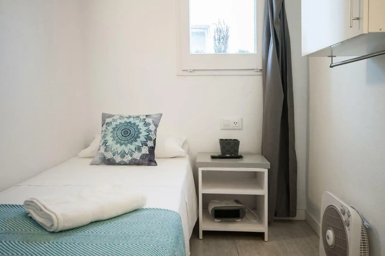 Hostel Lets Holidays Rooms Cadaques